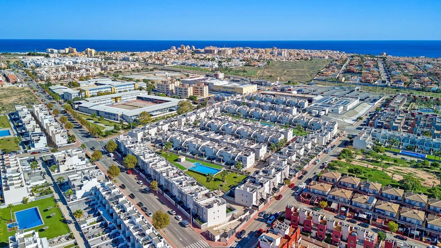 2 chambre Appartement à vendre à Torrevieja avec piscine garage - 284 000 € (Ref: 9387597)