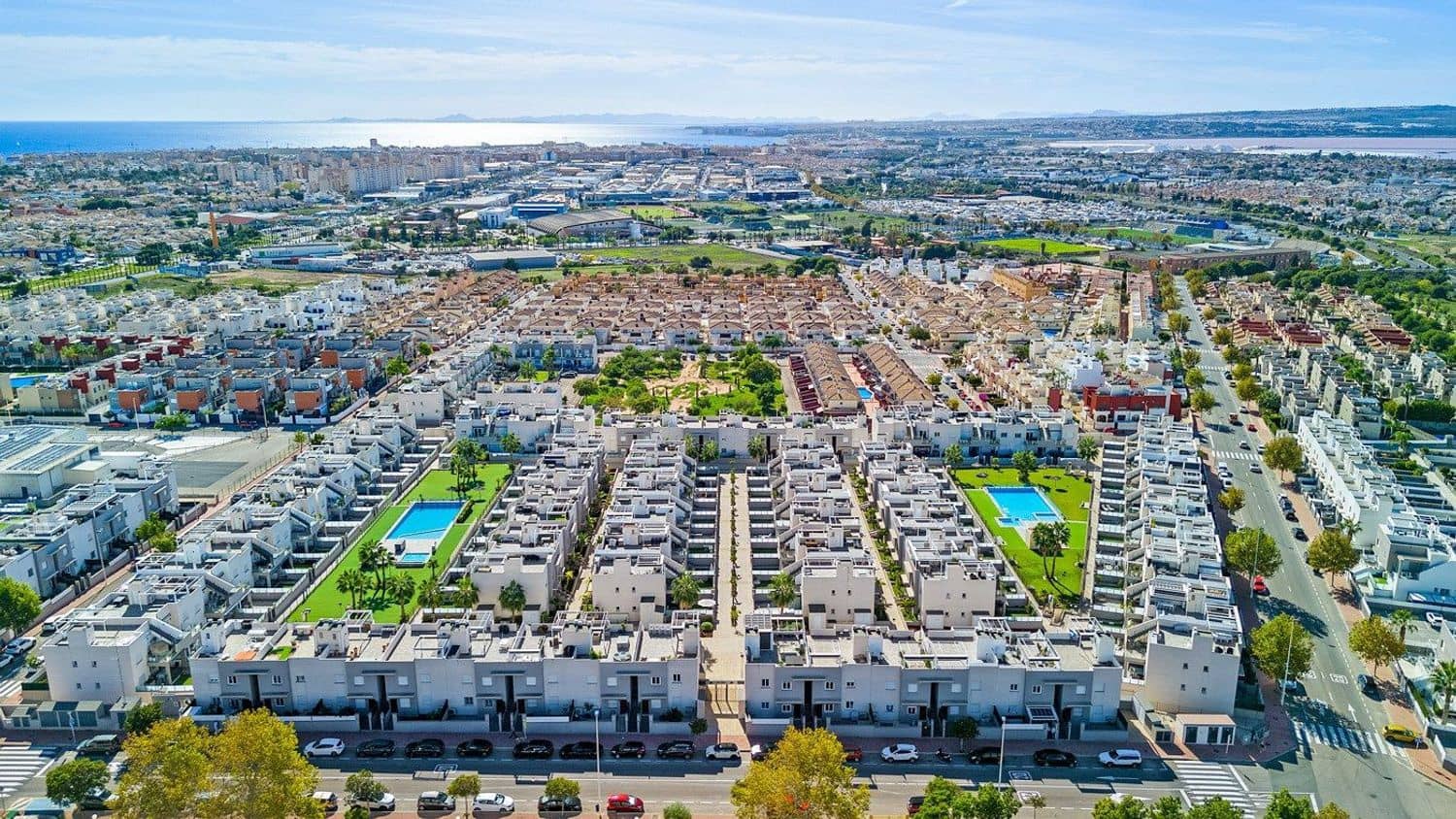 2 chambre Appartement à vendre à Torrevieja avec piscine garage - 284 000 € (Ref: 9387597)