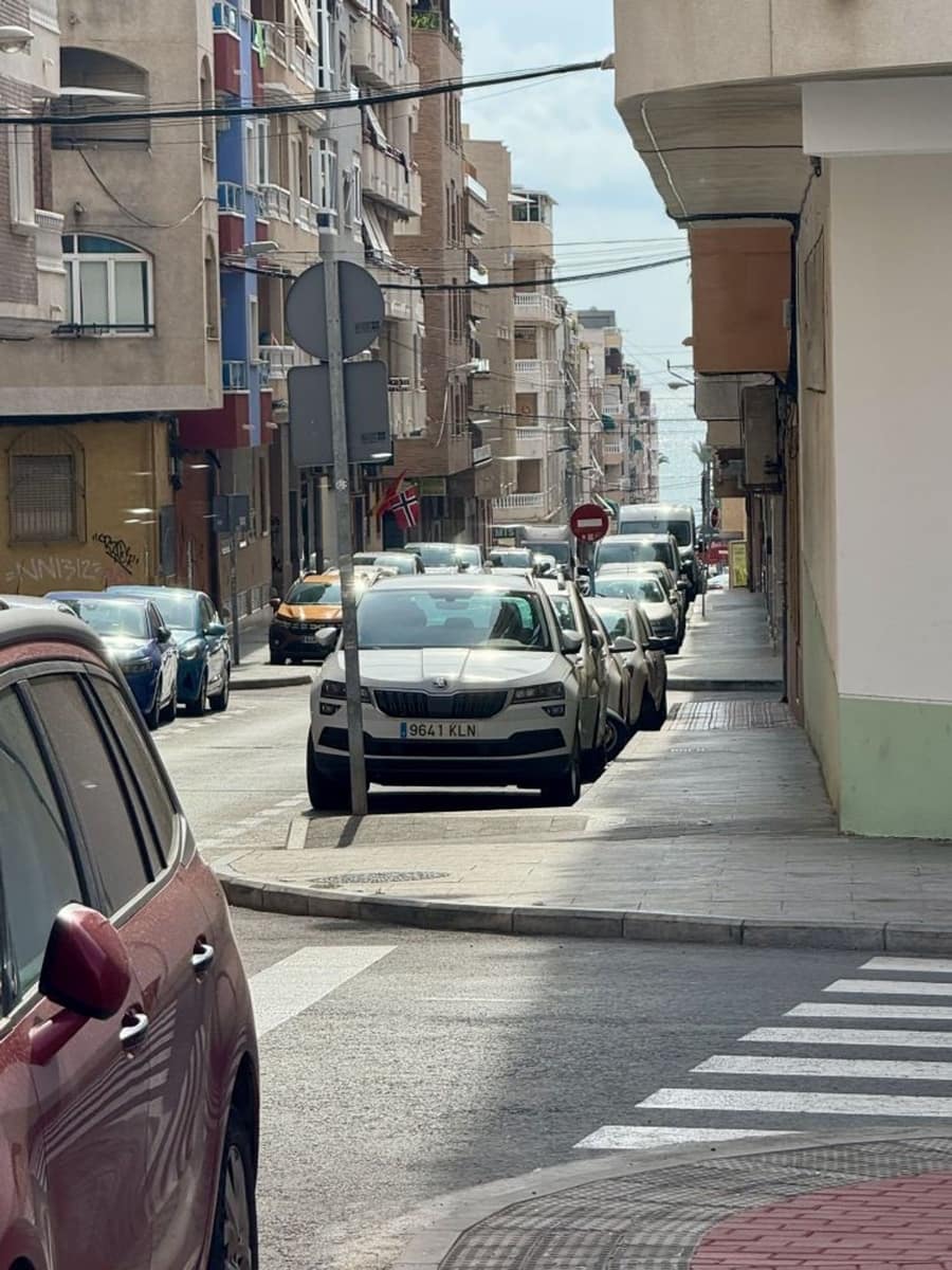 2 Zimmer Apartment zu verkaufen in Torrevieja mit Garage - 189.995 € (Ref: 9392075)