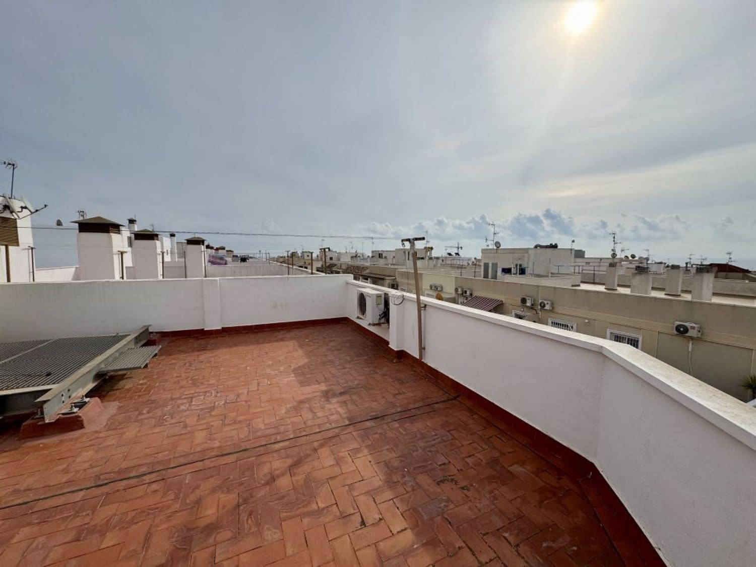 2 Zimmer Apartment zu verkaufen in Torrevieja mit Garage - 189.995 € (Ref: 9392075)