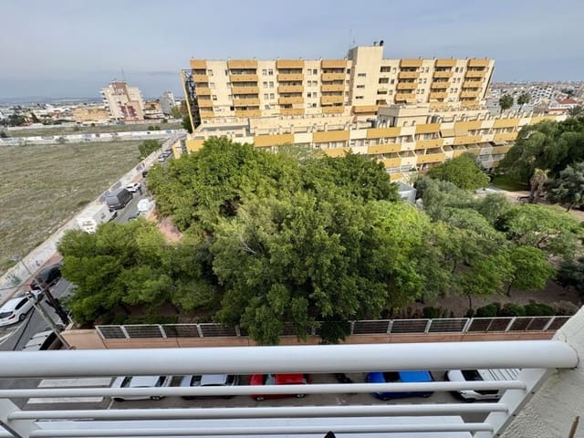 2 bedroom Apartment for sale in Avenida Habaneras - Curva de Palangre, Torrevieja with garage - € 189,995 (Ref: 9392075)
