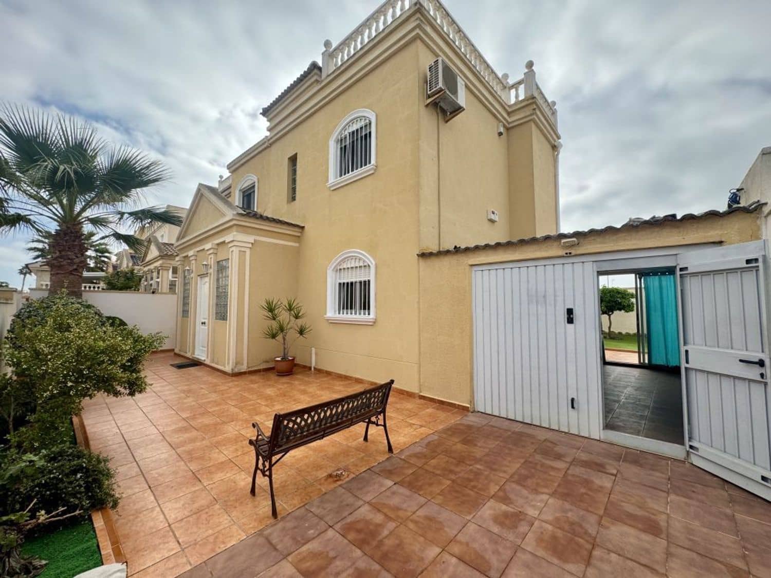 4 bedroom Villa for sale in Aguas Nuevas with garage - € 398,995 (Ref: 9393748)