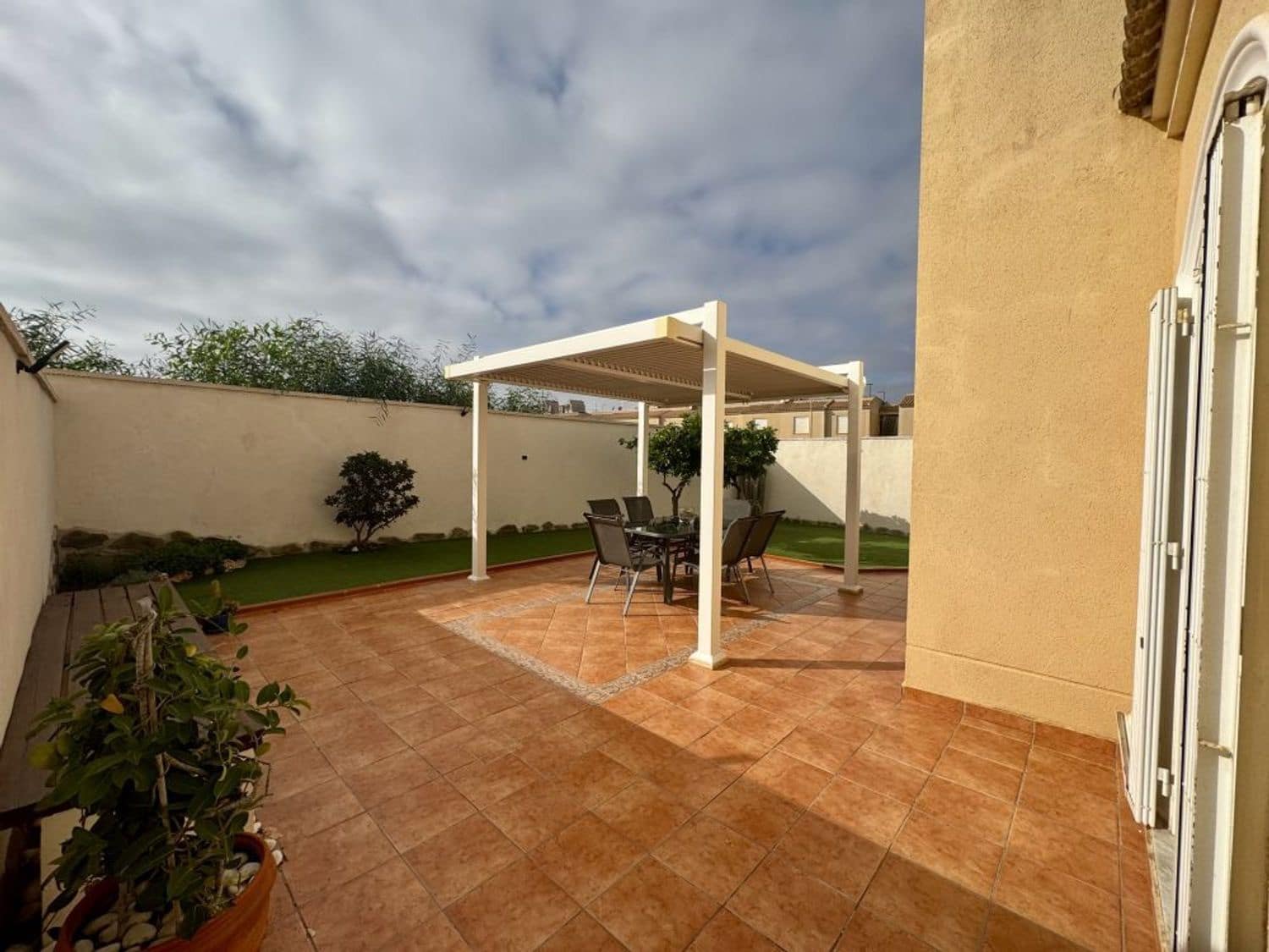 4 bedroom Villa for sale in Aguas Nuevas with garage - € 398,995 (Ref: 9393748)