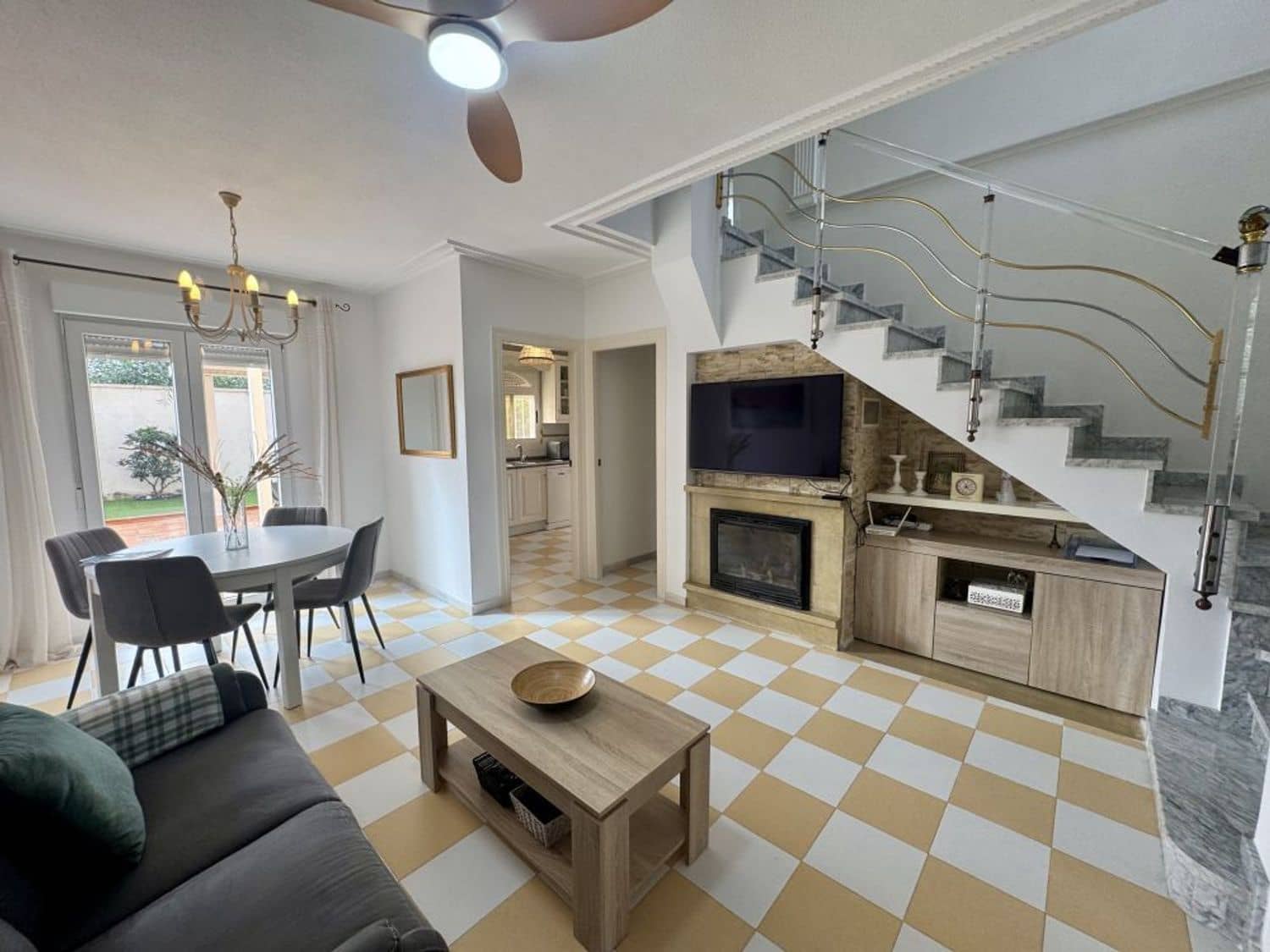 4 bedroom Villa for sale in Aguas Nuevas with garage - € 398,995 (Ref: 9393748)