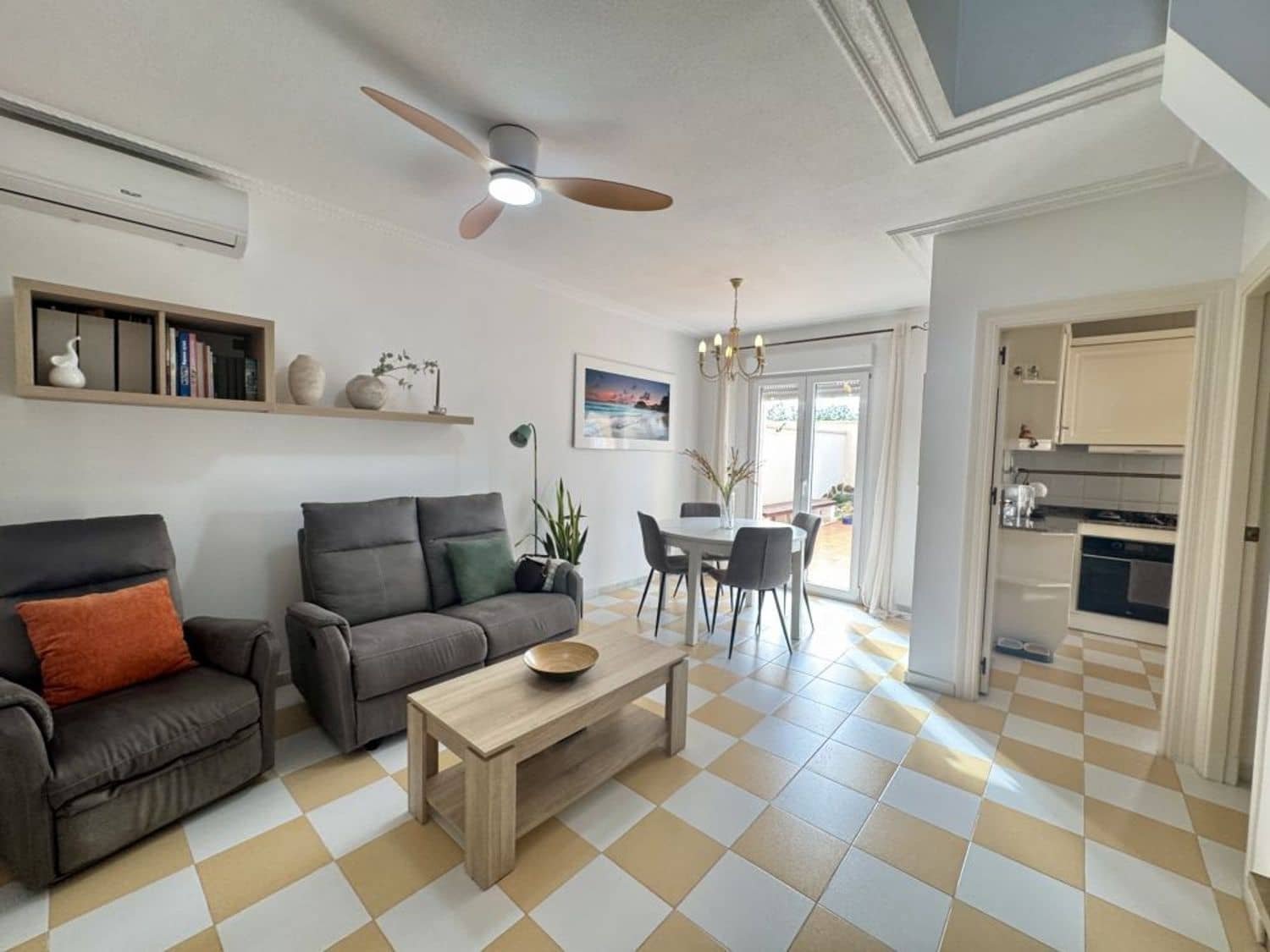 4 bedroom Villa for sale in Aguas Nuevas with garage - € 398,995 (Ref: 9393748)