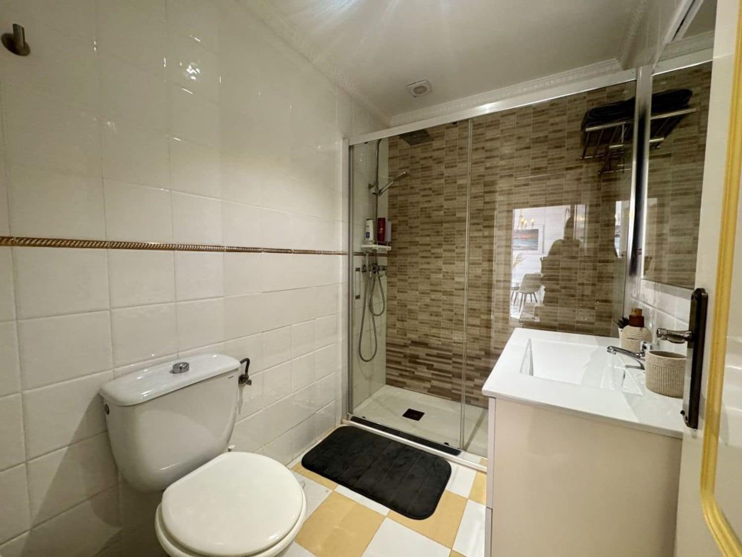 4 bedroom Villa for sale in Aguas Nuevas with garage - € 398,995 (Ref: 9393748)