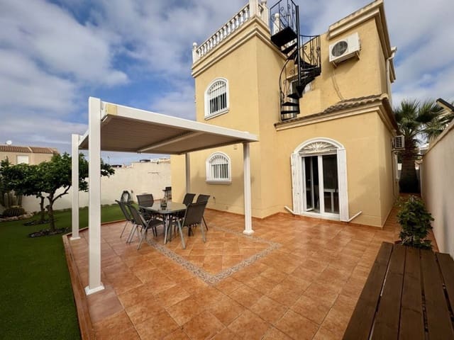 4 Zimmer Villa zu verkaufen in Aguas Nuevas, Torrevieja mit Garage - 398.995 € (Ref: 9393748)