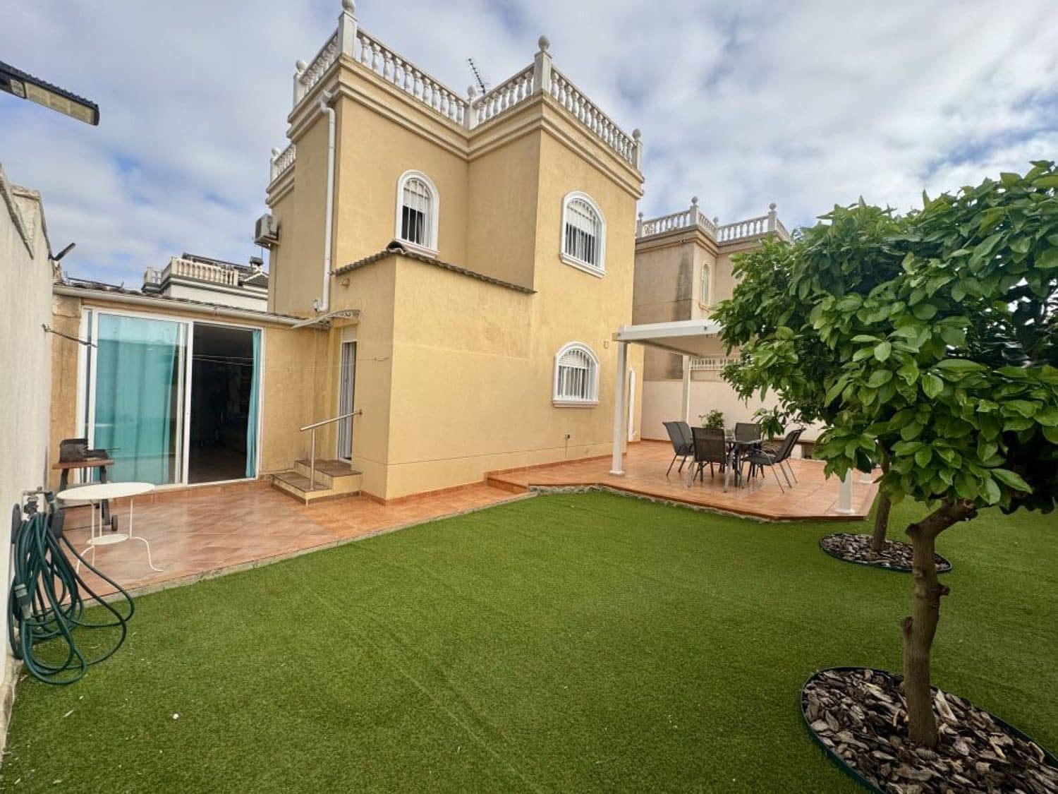 4 bedroom Villa for sale in Aguas Nuevas with garage - € 398,995 (Ref: 9393748)