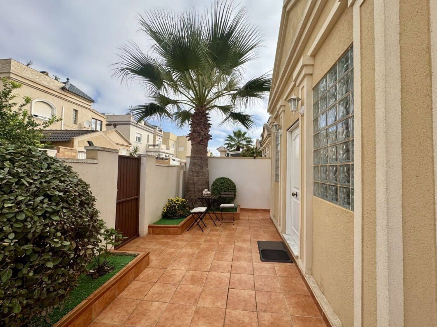 4 bedroom Villa for sale in Aguas Nuevas with garage - € 398,995 (Ref: 9393748)