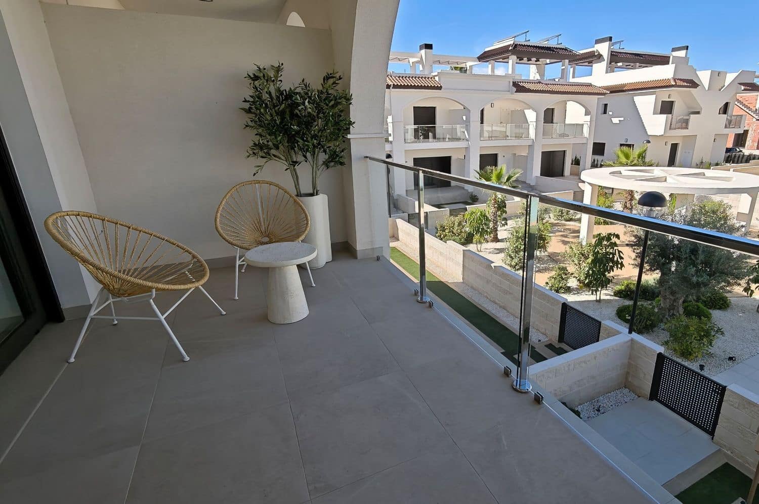 2 bedroom Apartment for sale in Ciudad Quesada with pool garage - € 319,900 (Ref: 9395665)