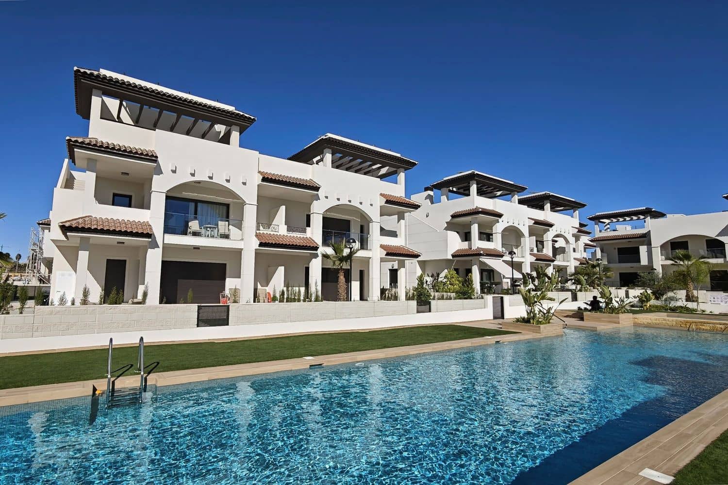 2 bedroom Apartment for sale in Ciudad Quesada with pool garage - € 319,900 (Ref: 9395665)