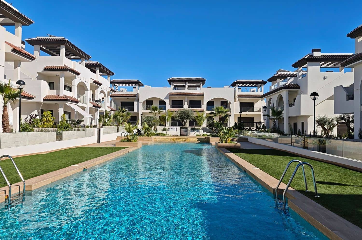 2 bedroom Apartment for sale in Ciudad Quesada with pool garage - € 319,900 (Ref: 9395665)