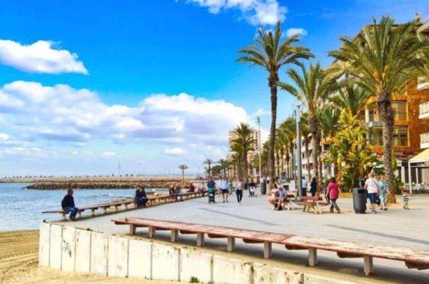 2 soveværelse Lejlighed til salg i Torrevieja med swimmingpool garage - € 269.000 (Ref: 9413722)