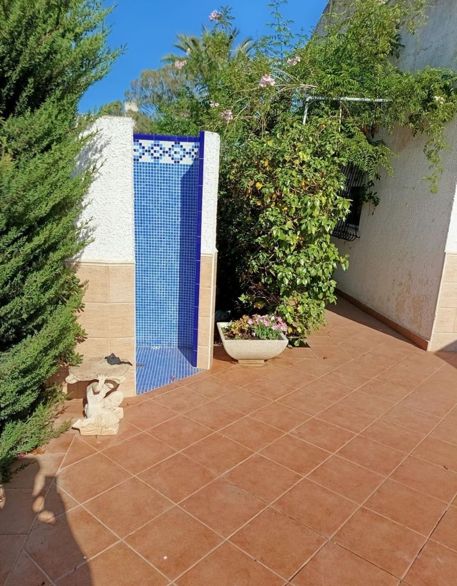 4 bedroom Villa for sale in Torrevieja with pool garage - € 340,000 (Ref: 9419582)