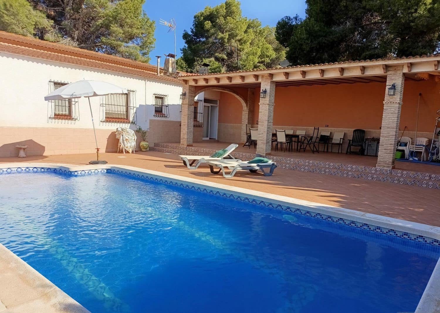 4 bedroom Villa for sale in Torrevieja with pool garage - € 340,000 (Ref: 9419582)
