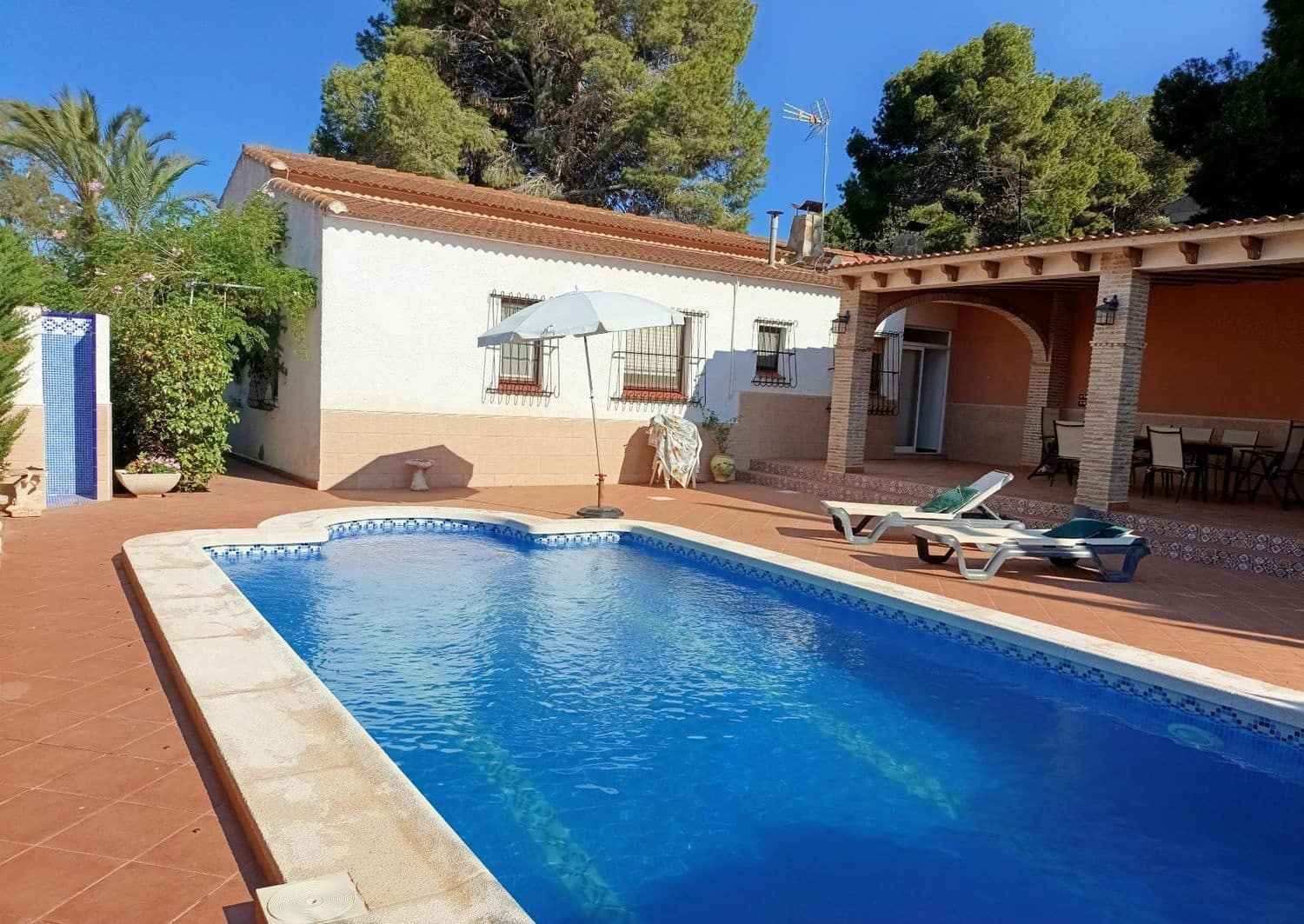 4 bedroom Villa for sale in Torrevieja with pool garage - € 340,000 (Ref: 9419582)