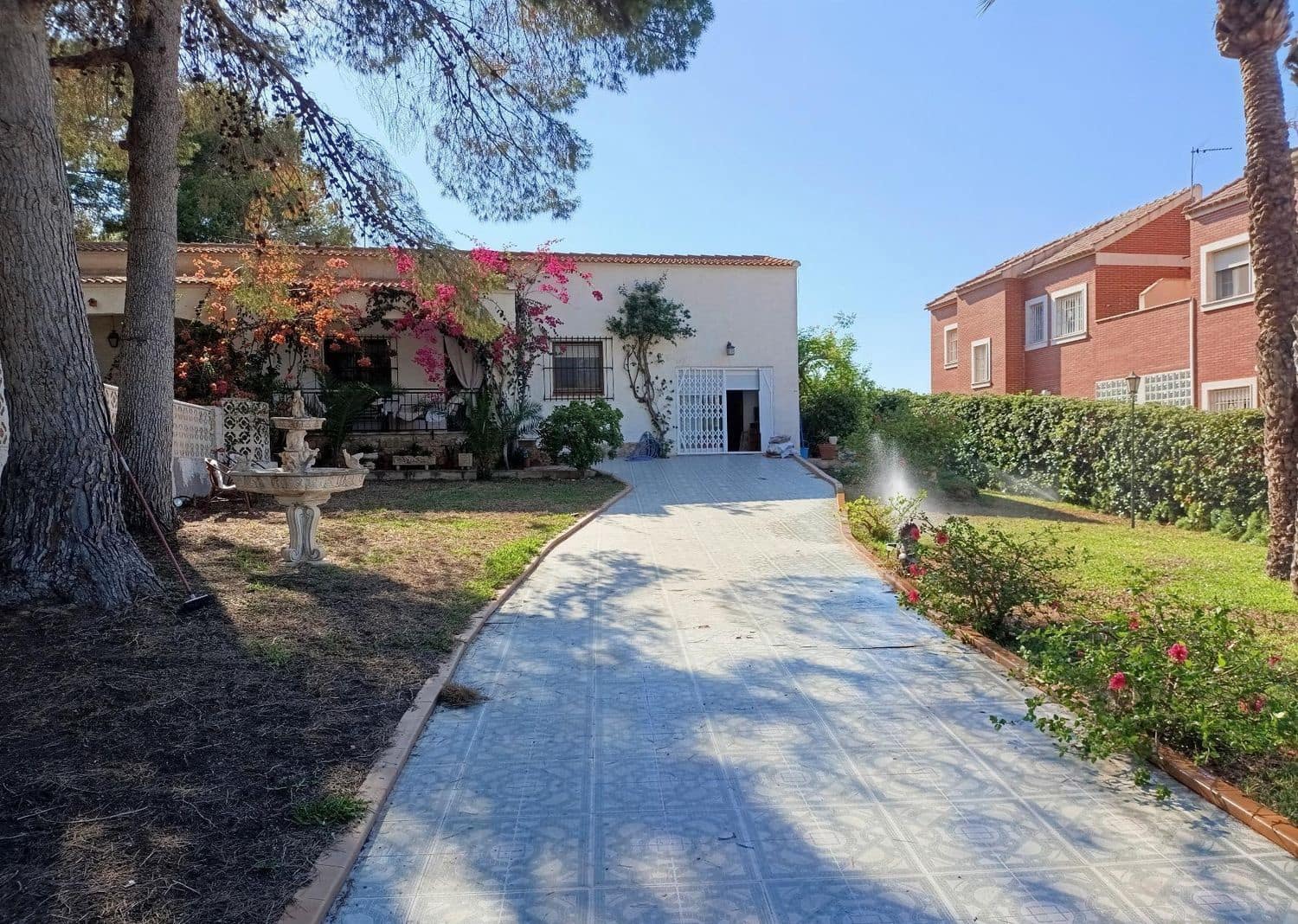 4 bedroom Villa for sale in Torrevieja with pool garage - € 340,000 (Ref: 9419582)