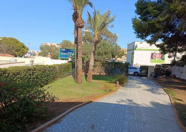 4 quarto Moradia para venda em Los Balcones - Los Altos, Torrevieja com piscina garagem - 340 000 € (Ref: 9419582)