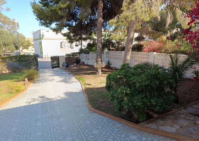 4 quarto Moradia para venda em Los Balcones - Los Altos, Torrevieja com piscina garagem - 340 000 € (Ref: 9419582)