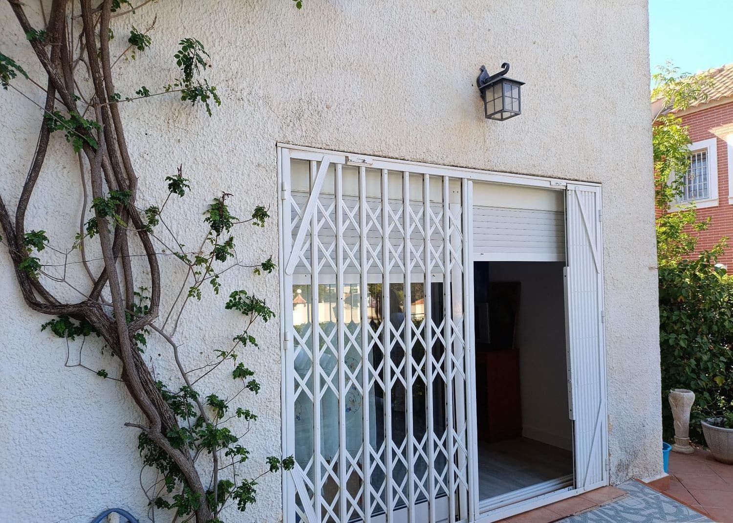 4 bedroom Villa for sale in Torrevieja with pool garage - € 340,000 (Ref: 9419582)