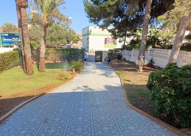 4 quarto Moradia para venda em Los Balcones - Los Altos, Torrevieja com piscina garagem - 340 000 € (Ref: 9419582)