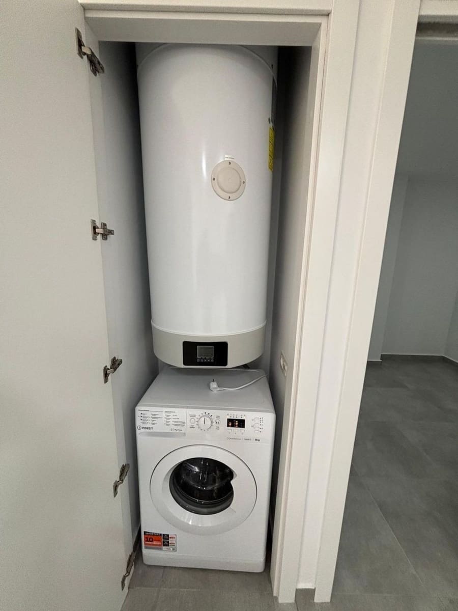 Apartamento de 3 habitaciones en Torrevieja en venta con piscina garaje - 329.000 € (Ref: 9422018)