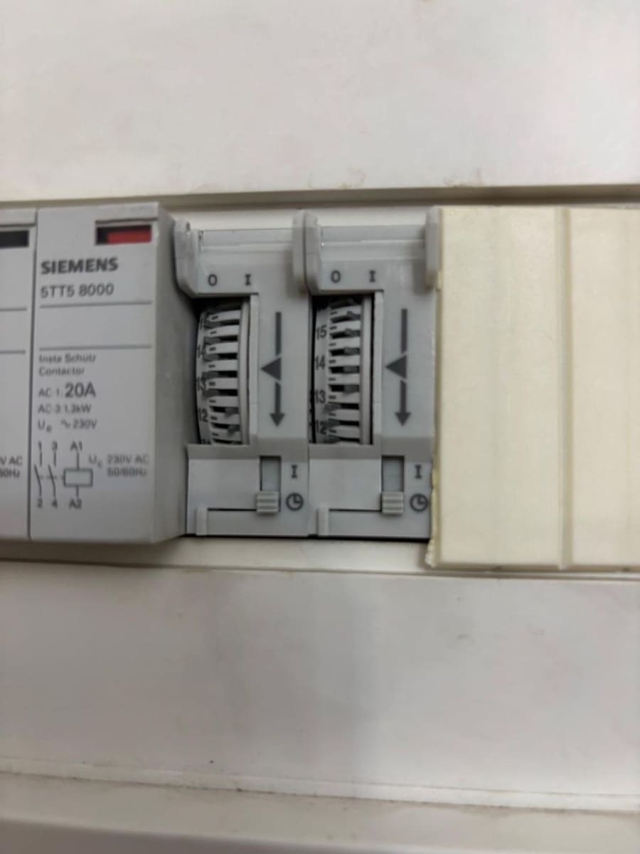 Apartamento de 3 habitaciones en Torrevieja en venta con piscina garaje - 329.000 € (Ref: 9422018)