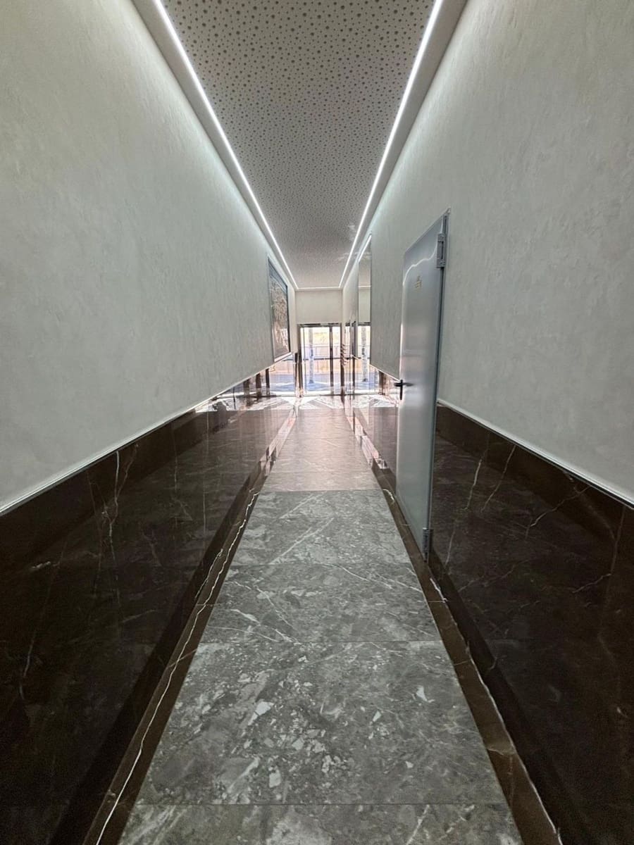 Apartamento de 3 habitaciones en Torrevieja en venta con piscina garaje - 329.000 € (Ref: 9422018)