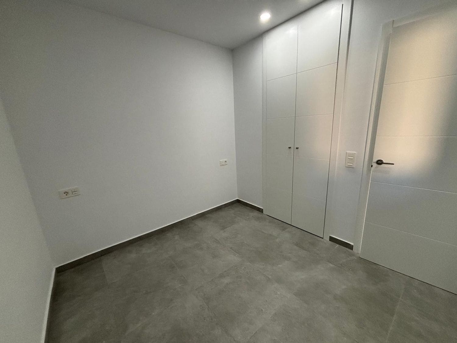 Apartamento de 3 habitaciones en Torrevieja en venta con piscina garaje - 329.000 € (Ref: 9422018)