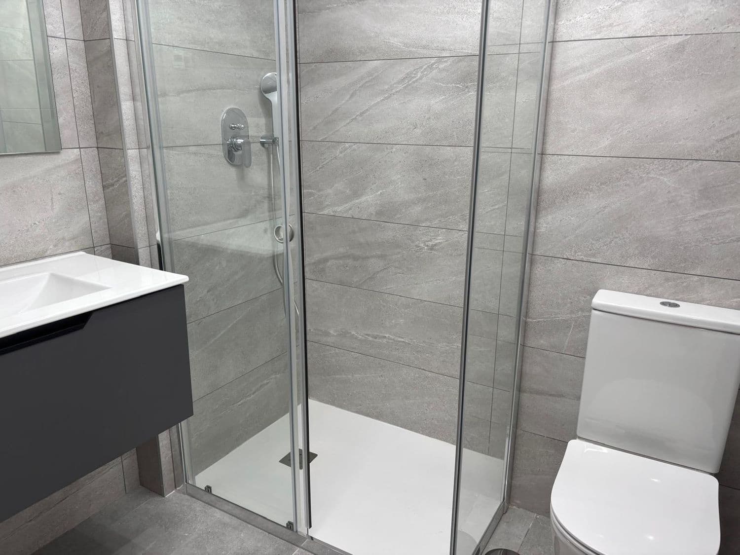 Apartamento de 3 habitaciones en Torrevieja en venta con piscina garaje - 329.000 € (Ref: 9422018)