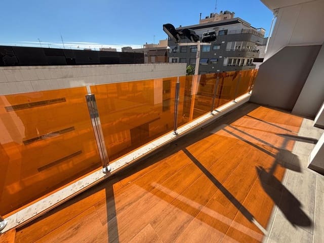 Apartamento de 3 habitaciones en Centro - Muelle Pesquero, Torrevieja en venta con piscina garaje - 329.000 € (Ref: 9422018)