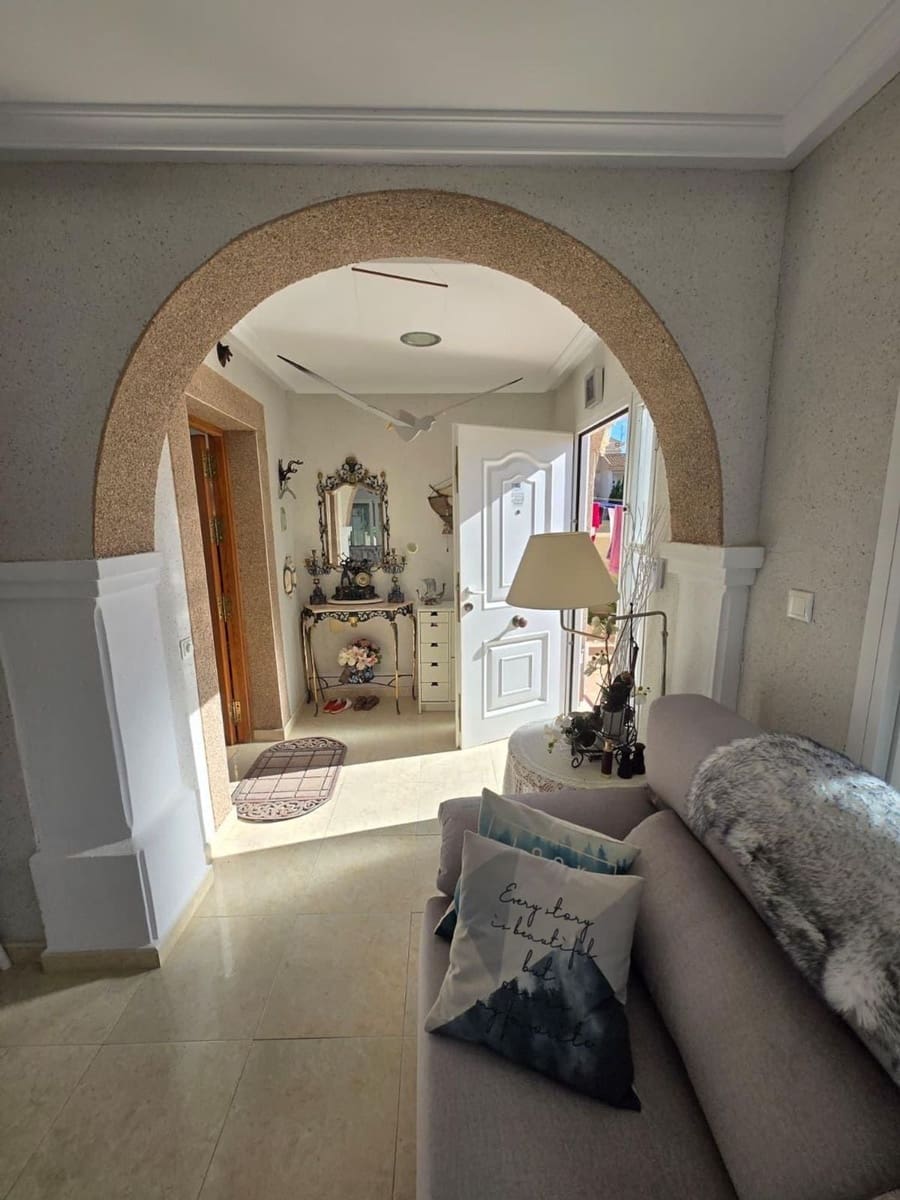 3 bedroom Villa for sale in Aguas Nuevas with garage - € 290,000 (Ref: 9422022)