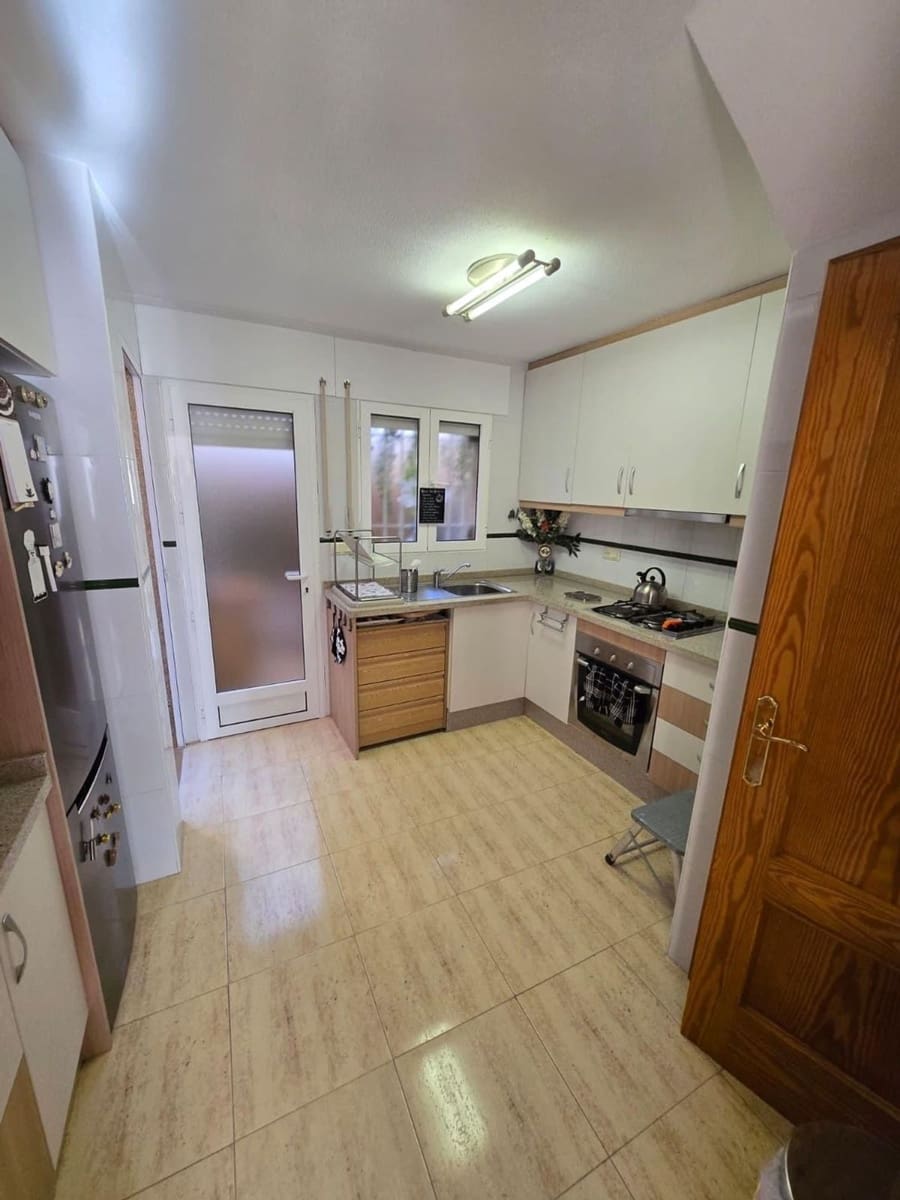 3 bedroom Villa for sale in Aguas Nuevas with garage - € 290,000 (Ref: 9422022)