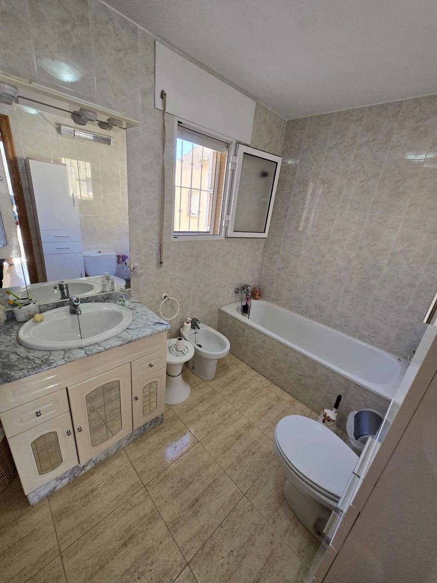 3 bedroom Villa for sale in Aguas Nuevas with garage - € 290,000 (Ref: 9422022)