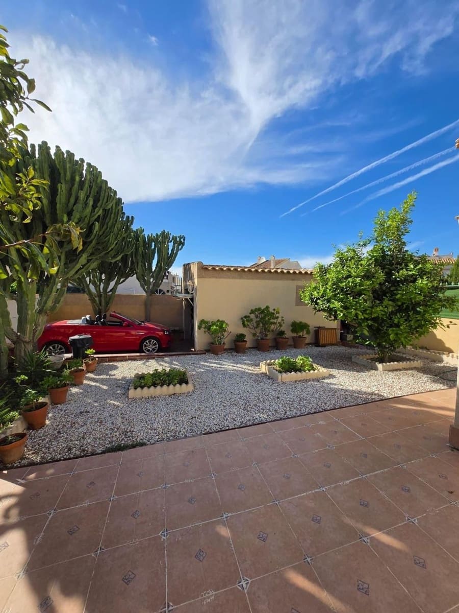 3 bedroom Villa for sale in Aguas Nuevas with garage - € 290,000 (Ref: 9422022)