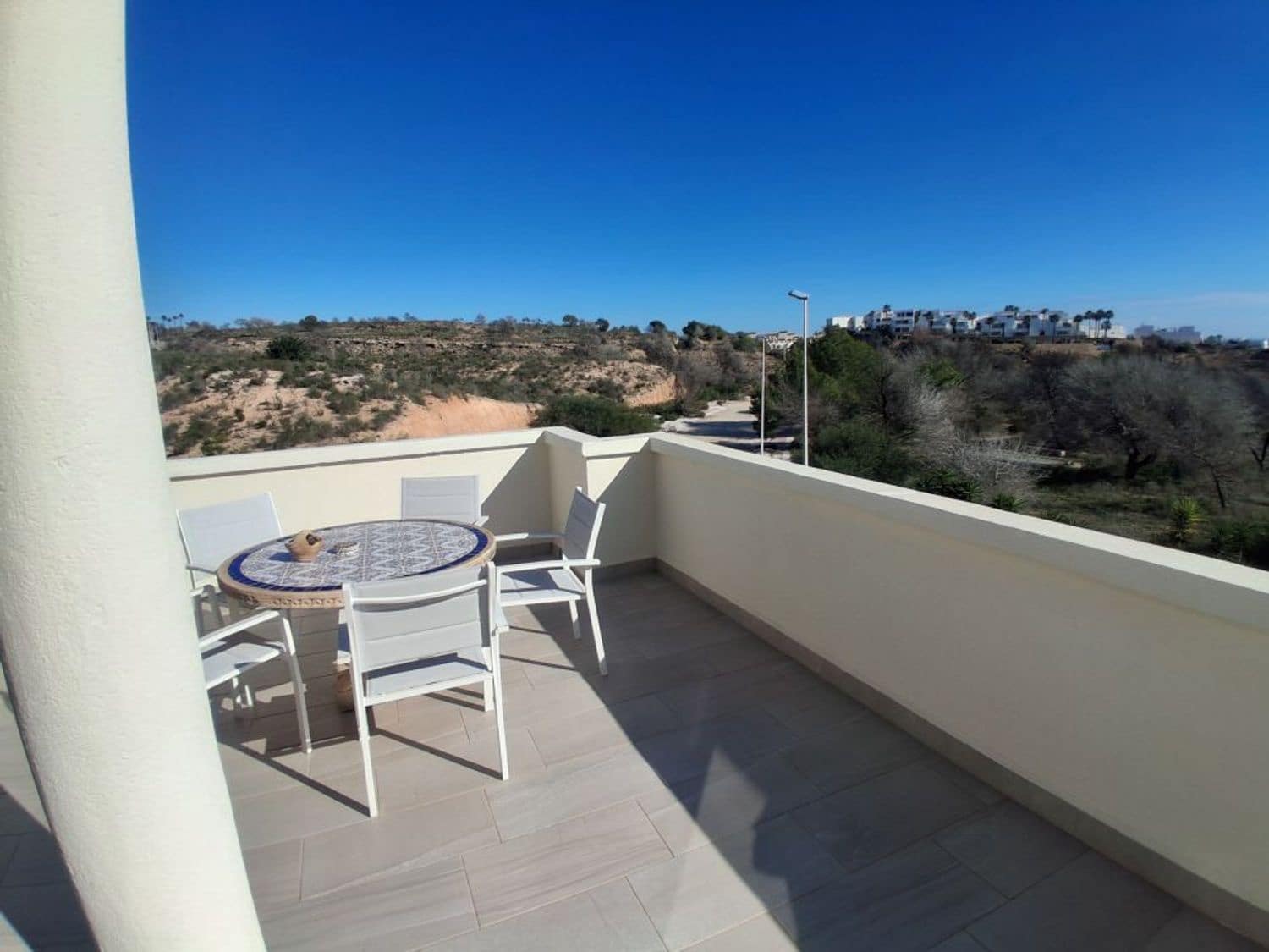 4 soverom Kjedet enebolig til salgs i Orihuela Costa med svømmebasseng garasje - € 499 990 (Ref: 9426833)