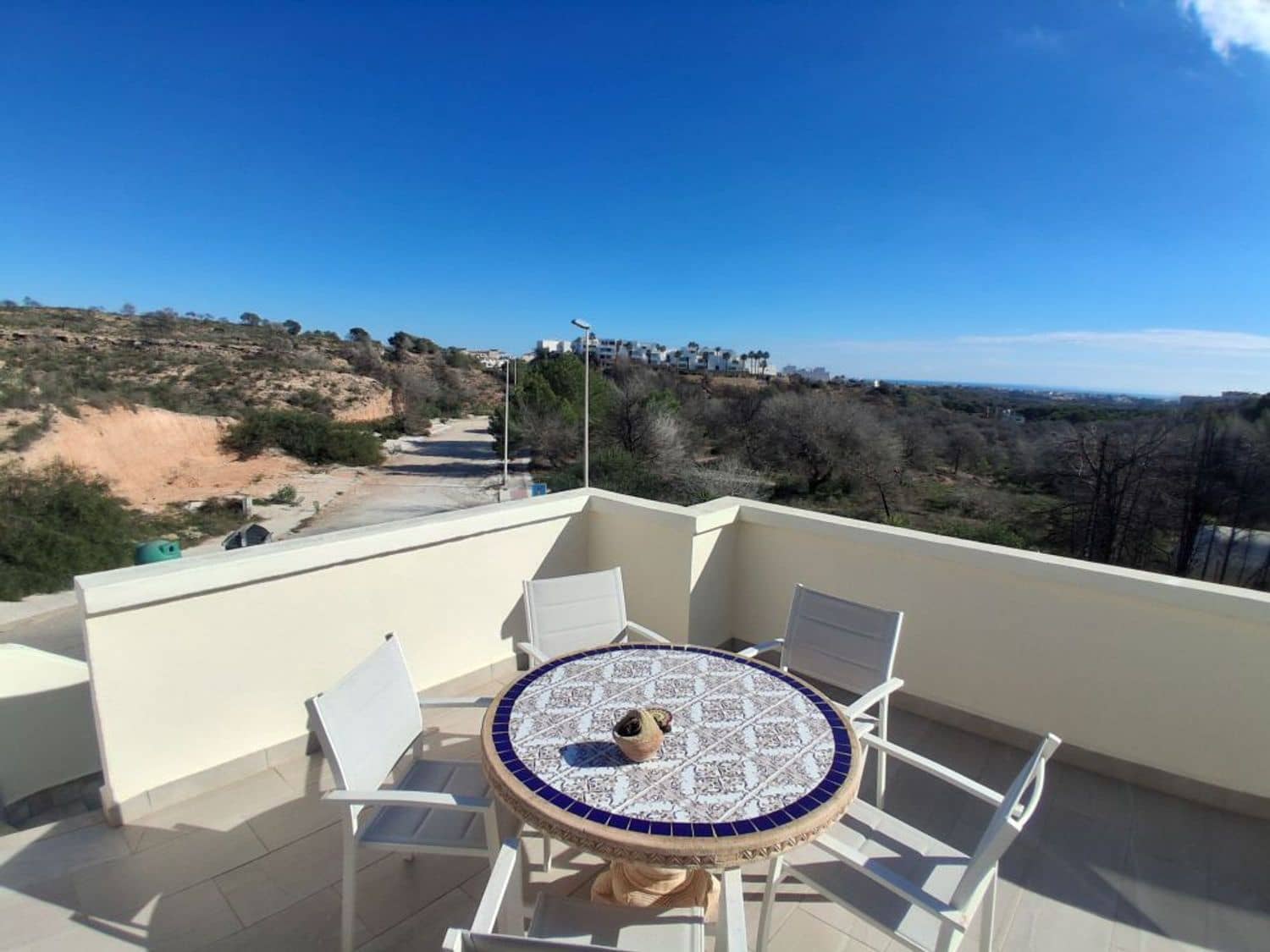 4 soverom Kjedet enebolig til salgs i Orihuela Costa med svømmebasseng garasje - € 499 990 (Ref: 9426833)