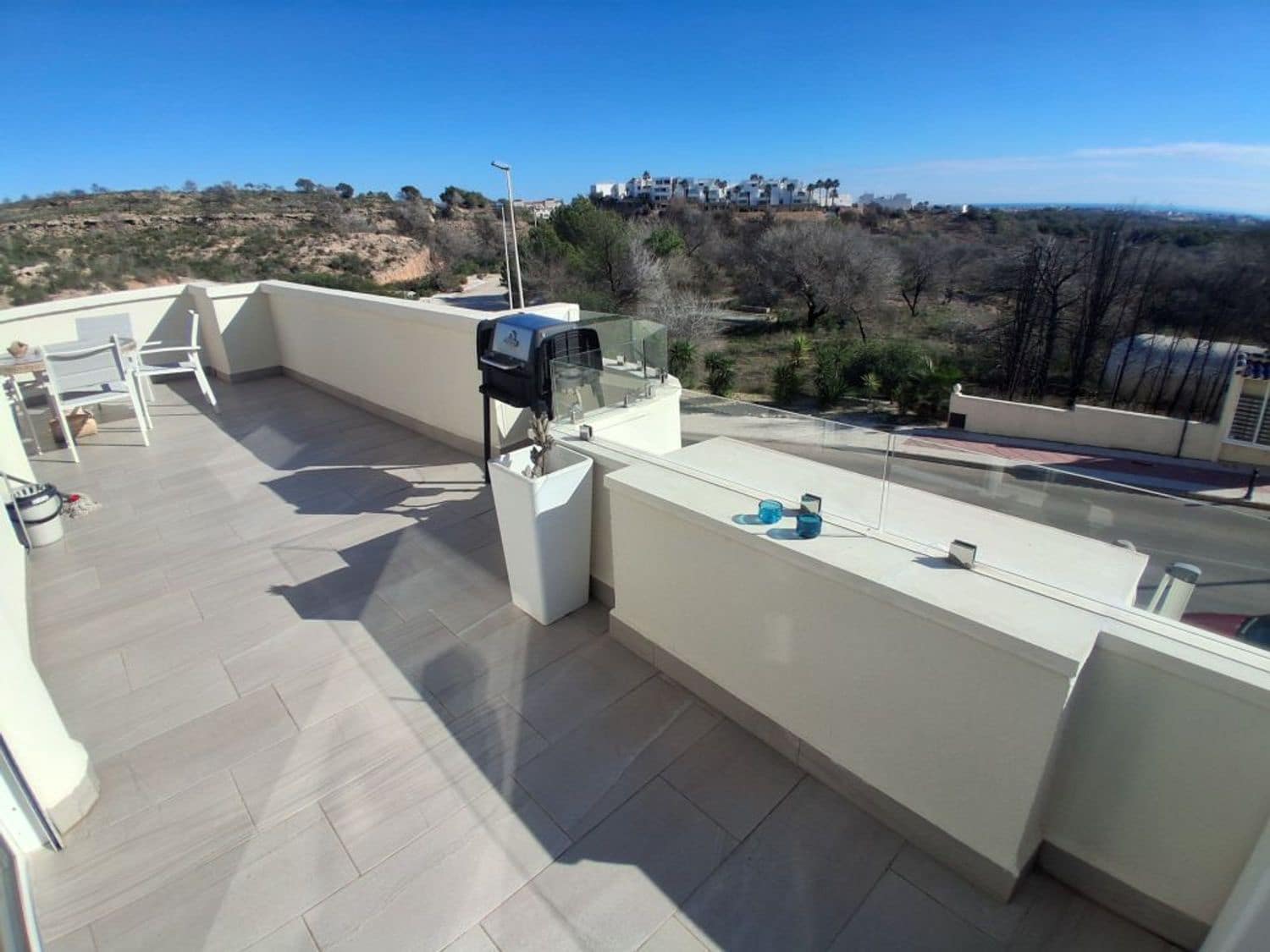 4 soverom Kjedet enebolig til salgs i Orihuela Costa med svømmebasseng garasje - € 499 990 (Ref: 9426833)