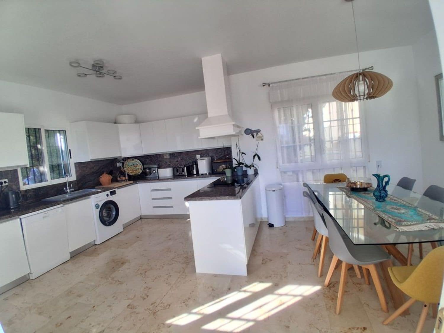 4 soverom Kjedet enebolig til salgs i Orihuela Costa med svømmebasseng garasje - € 499 990 (Ref: 9426833)