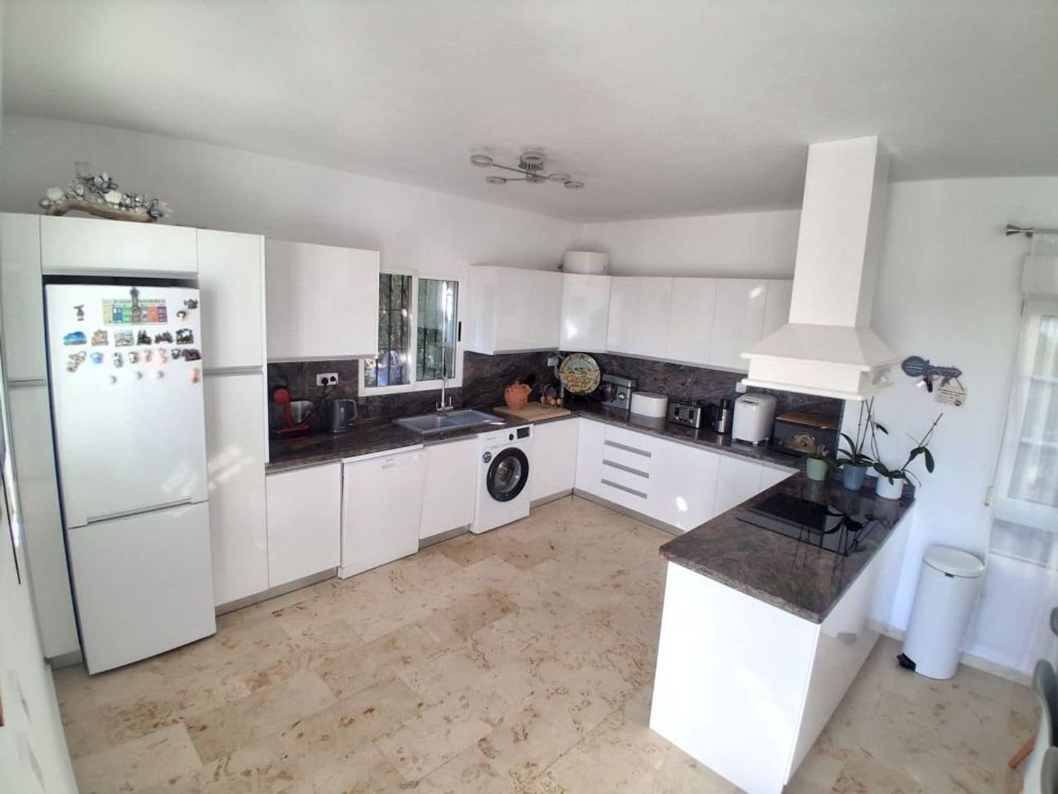 4 soverom Kjedet enebolig til salgs i Orihuela Costa med svømmebasseng garasje - € 499 990 (Ref: 9426833)