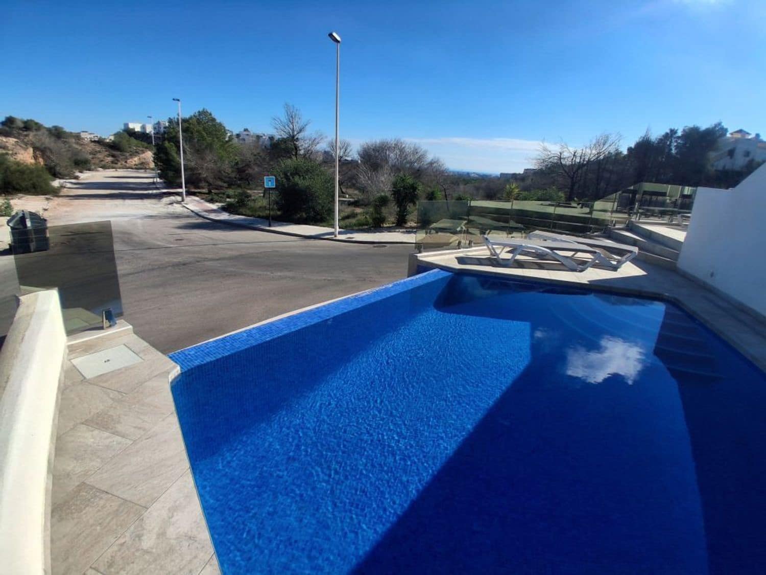 4 soverom Kjedet enebolig til salgs i Orihuela Costa med svømmebasseng garasje - € 499 990 (Ref: 9426833)