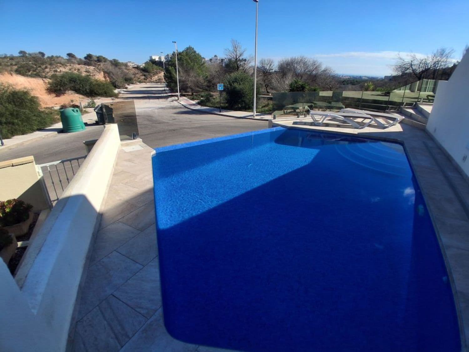 4 soverom Kjedet enebolig til salgs i Orihuela Costa med svømmebasseng garasje - € 499 990 (Ref: 9426833)