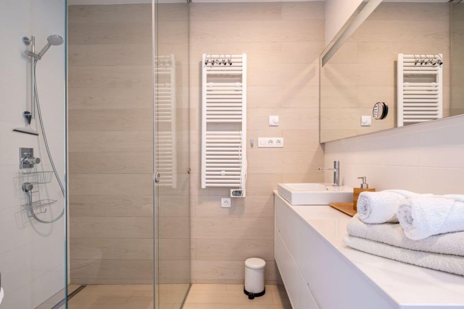 2 bedroom Apartment for sale in Las Colinas Golf with pool garage - € 350,000 (Ref: 9439567)