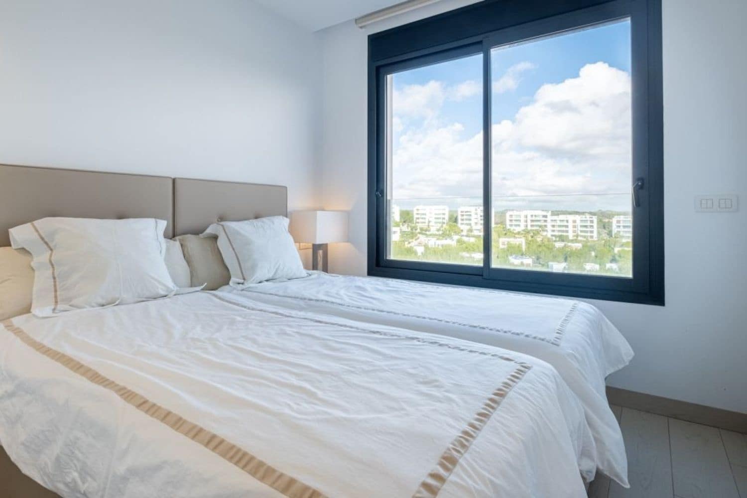 2 bedroom Apartment for sale in Las Colinas Golf with pool garage - € 350,000 (Ref: 9439567)