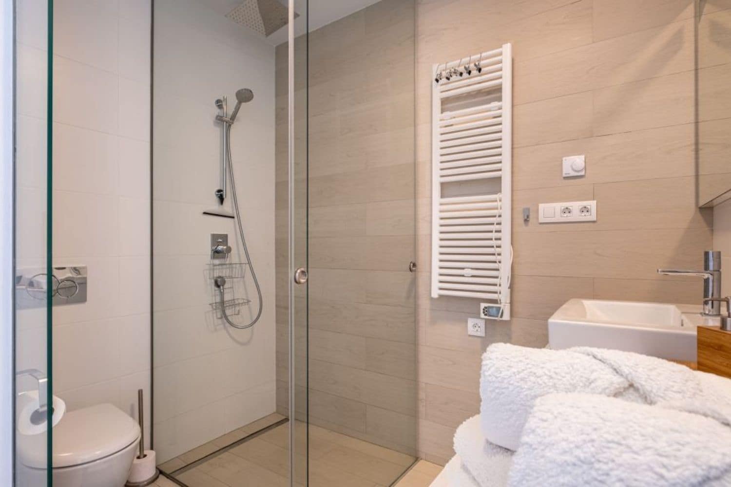 2 bedroom Apartment for sale in Las Colinas Golf with pool garage - € 350,000 (Ref: 9439567)