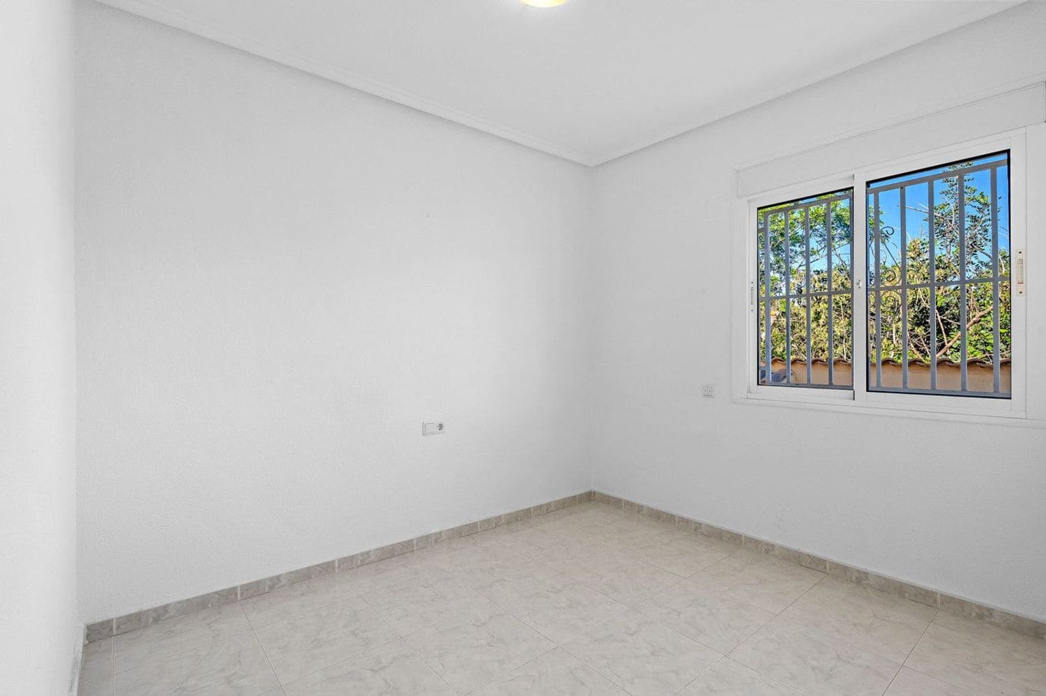 4 bedroom Villa for sale in Ciudad Quesada with pool garage - € 375,000 (Ref: 9449569)