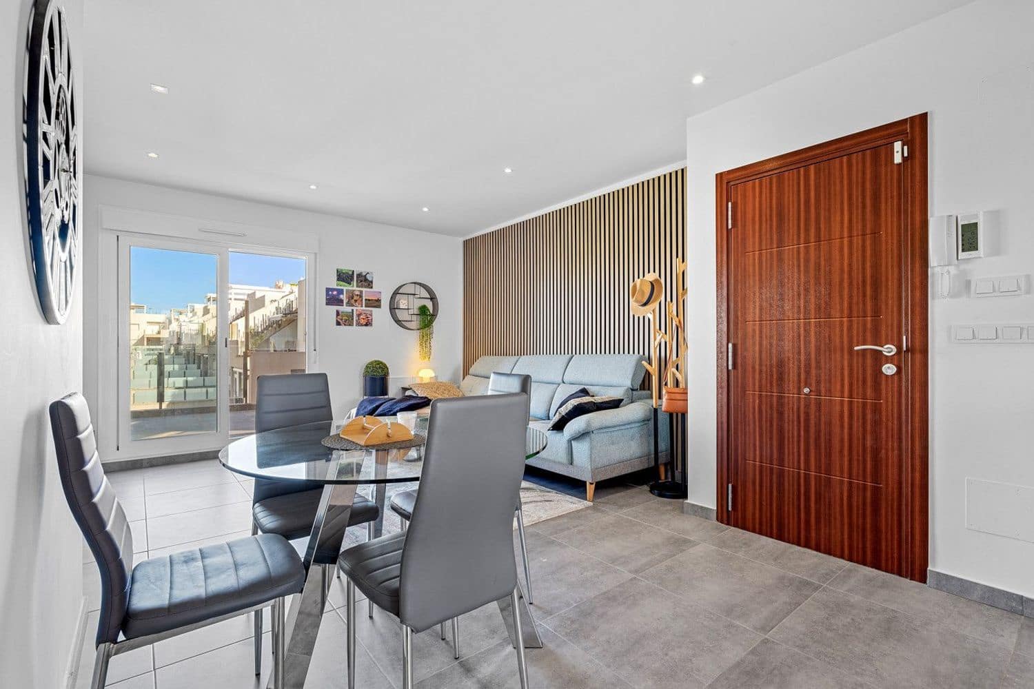 2 Zimmer Apartment zu verkaufen in Torrevieja mit Pool Garage - 284.000 € (Ref: 9450426)