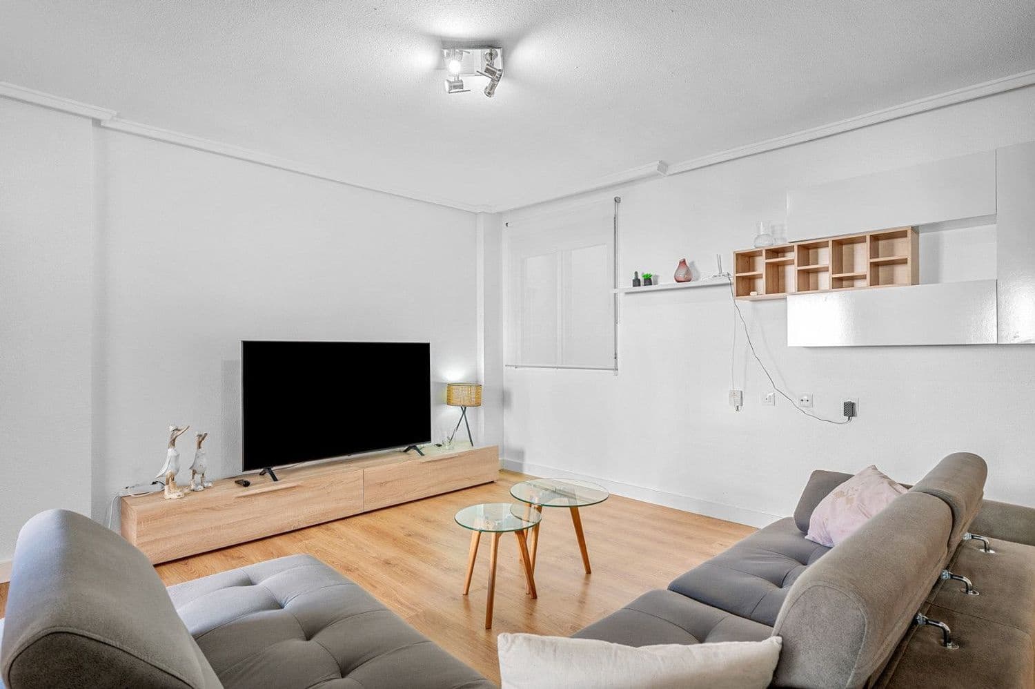 3 Zimmer Apartment zu verkaufen in Torrevieja mit Pool Garage - 174.000 € (Ref: 9451964)