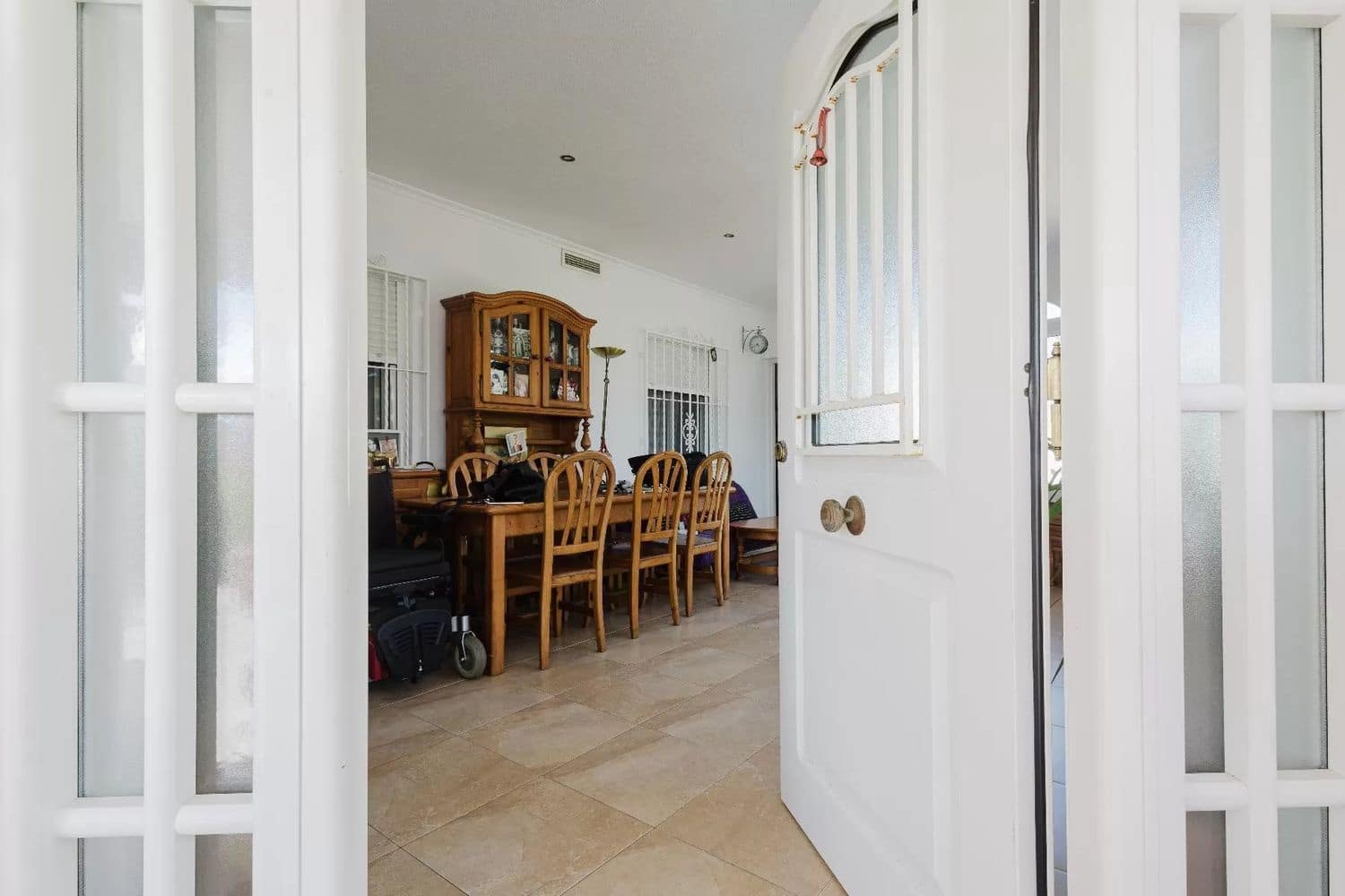 6 sypialnia Willa na sprzedaż w Torrevieja z basenem garażem - 449 000 € (Ref: 9451965)