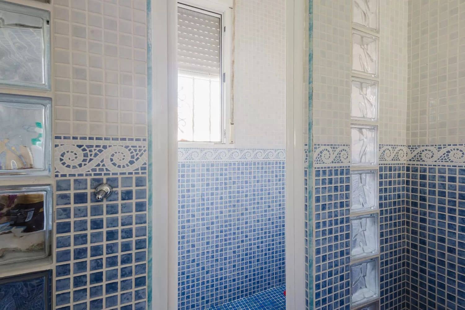 6 sypialnia Willa na sprzedaż w Torrevieja z basenem garażem - 449 000 € (Ref: 9451965)